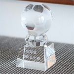 クリスタルスポーツトロフィー 名入れ記念品 オリジナル 木製の飾り台付 綿の実工房