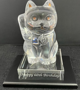 バカラ 招き猫 クリスタルガラス台座名入れ付 サイズ小 綿の実工房