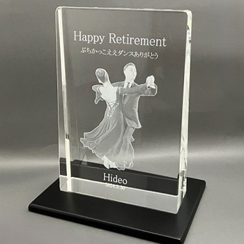 盾名入れ 寄贈プレート付 木製の飾り台付 オリジナルギフト 綿の実工房