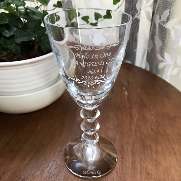 ベガワイングラス バカラグラス名入れ Baccarat 側面名入れ ホールインワン達成記念 名入れギフト・名入れ記念品 綿の実工房