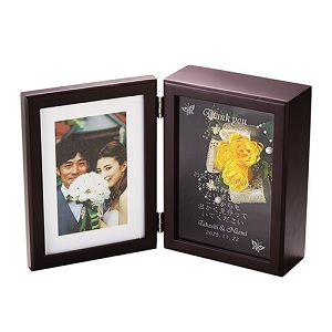 フラワーフォトフレーム名入れのページへ 綿の実工房