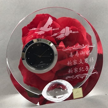 時計名入れ カガミクリスタル製 喜寿御祝 名前入りギフト 名入れギフト 名入れ記念品 綿の実工房