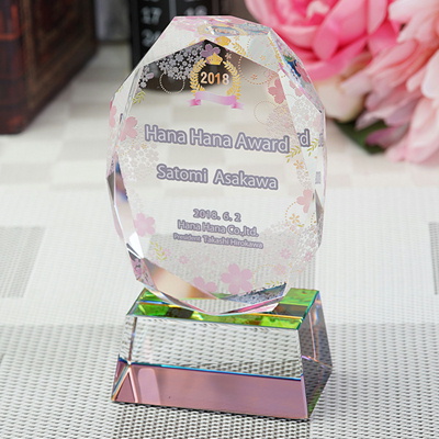 CR-16 クリスタルトロフィー 名入れ記念品 オリジナル 木製の飾り台付 綿の実工房