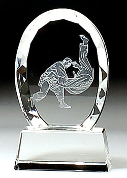 811スポーツ 柔道 クリスタルスポーツトロフィー 名入れ記念品 綿の実工房