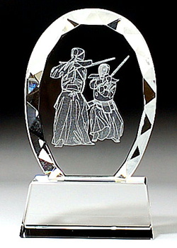 811スポーツ 剣道 クリスタルスポーツトロフィー 名入れ記念品 綿の実工房